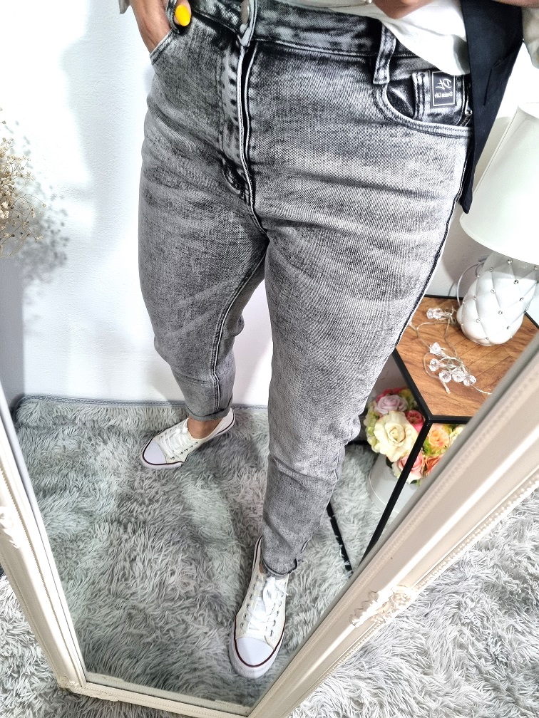 MOM FIT GREY