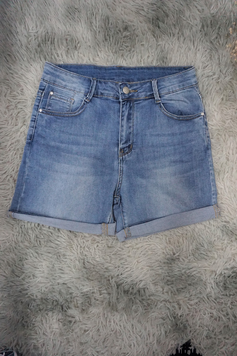 Kraťasy ,,SHORT,,
